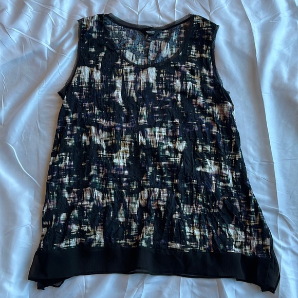 Black patterned Simply Vera petite top. - Picture 1 of 5